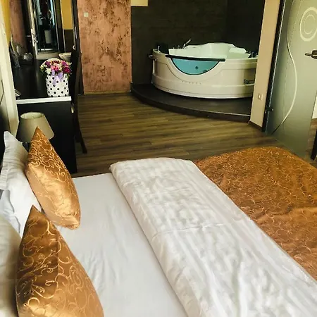 Angellis Hotel 4*